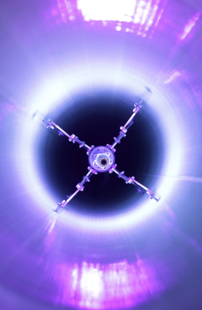 UV relining är en typ av relining där en glasfiberbaserad liner installeras i det befintliga röret och härdas med hjälp av ultraviolett ljus. 